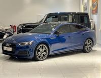 Audi
              A7